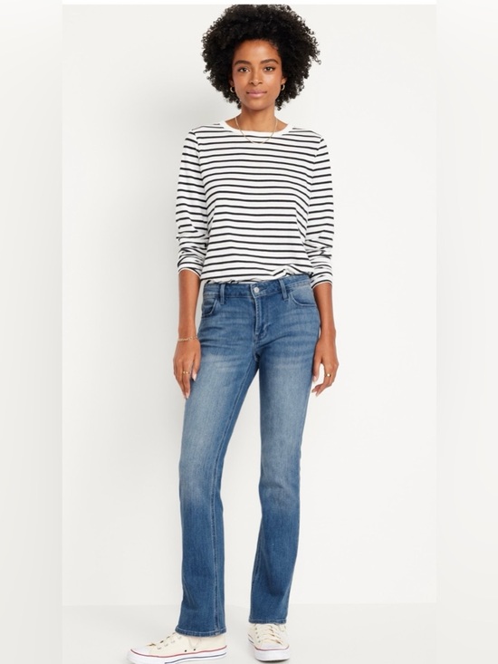 Old Navy Denim - Old Navy Straight-Leg Mid-Rise Jeans in Medium Blue Wash Size 8